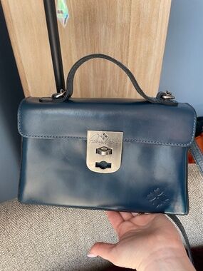 NWOT Patricia Nash Carisbrooke in denim / navy / sapphire blue